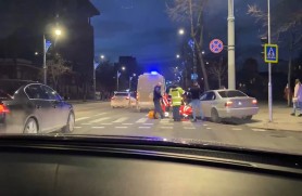 Accident GRAV lângă Preşedinţie. Un BMW a lovit o tânără chiar pe trecerea de pietoni